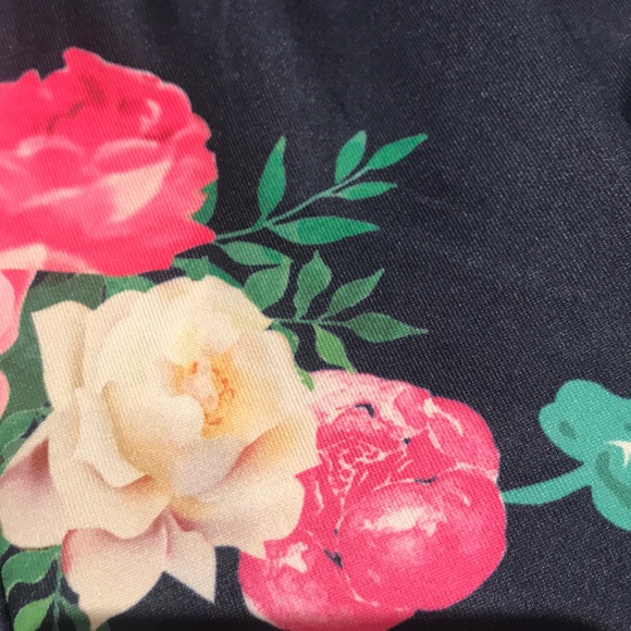 Workout Capris - Picture 4 of 5